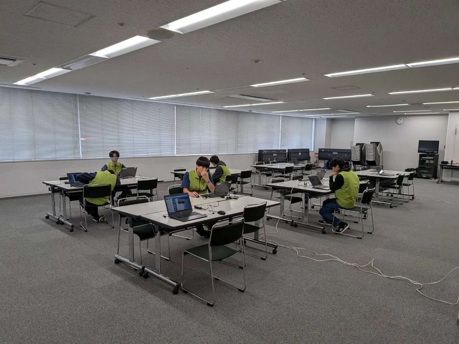 プログラミング体験会の教室内の様子（2025年）